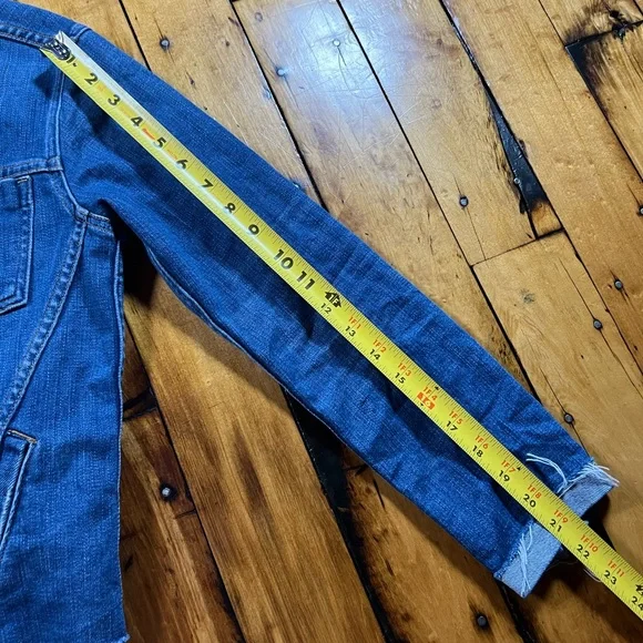 L’AGENCE Women’s Medium Denim Jacket Trucker Raw Hem Button Front Designer Blue - Picture 11 of 12